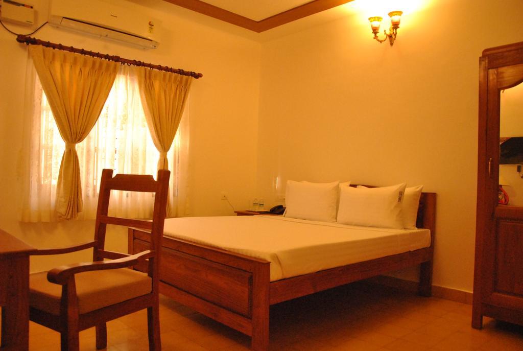 Cours Chabrol Hotel Puducherry Buitenkant foto