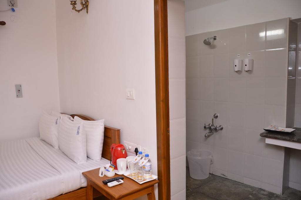 Cours Chabrol Hotel Puducherry Kamer foto