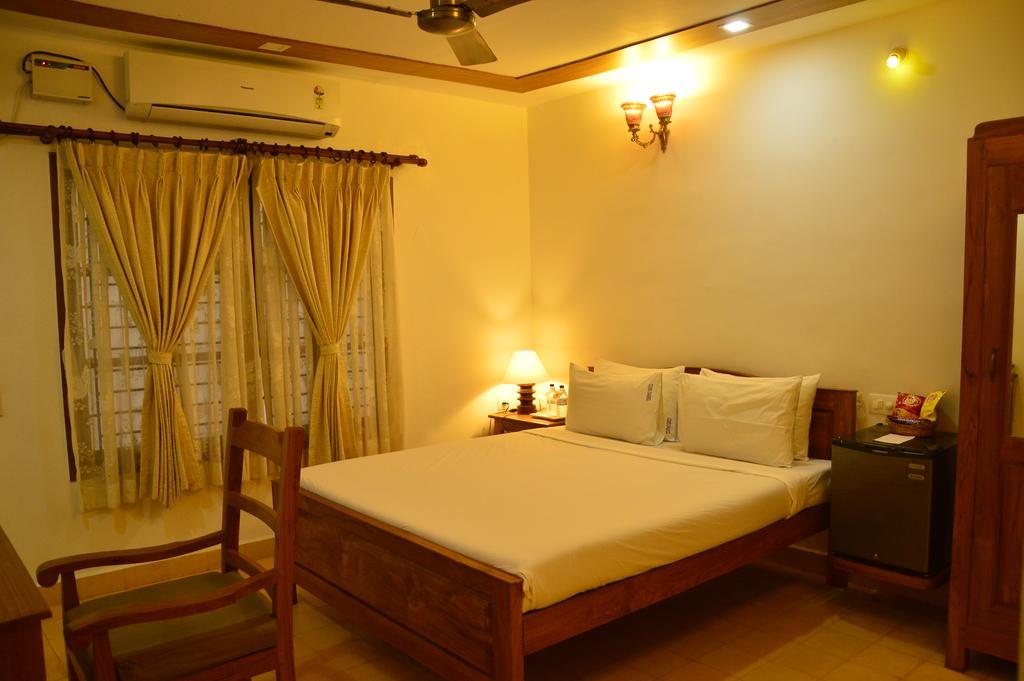 Cours Chabrol Hotel Puducherry Kamer foto